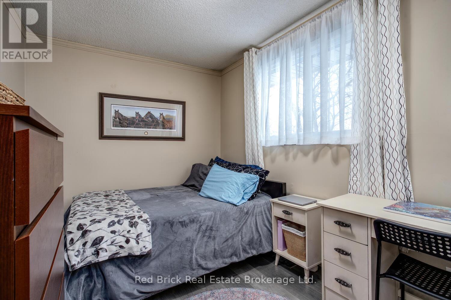 235 Wellington Street, Centre Wellington, Ontario  N1M 3E1 - Photo 20 - X12736264