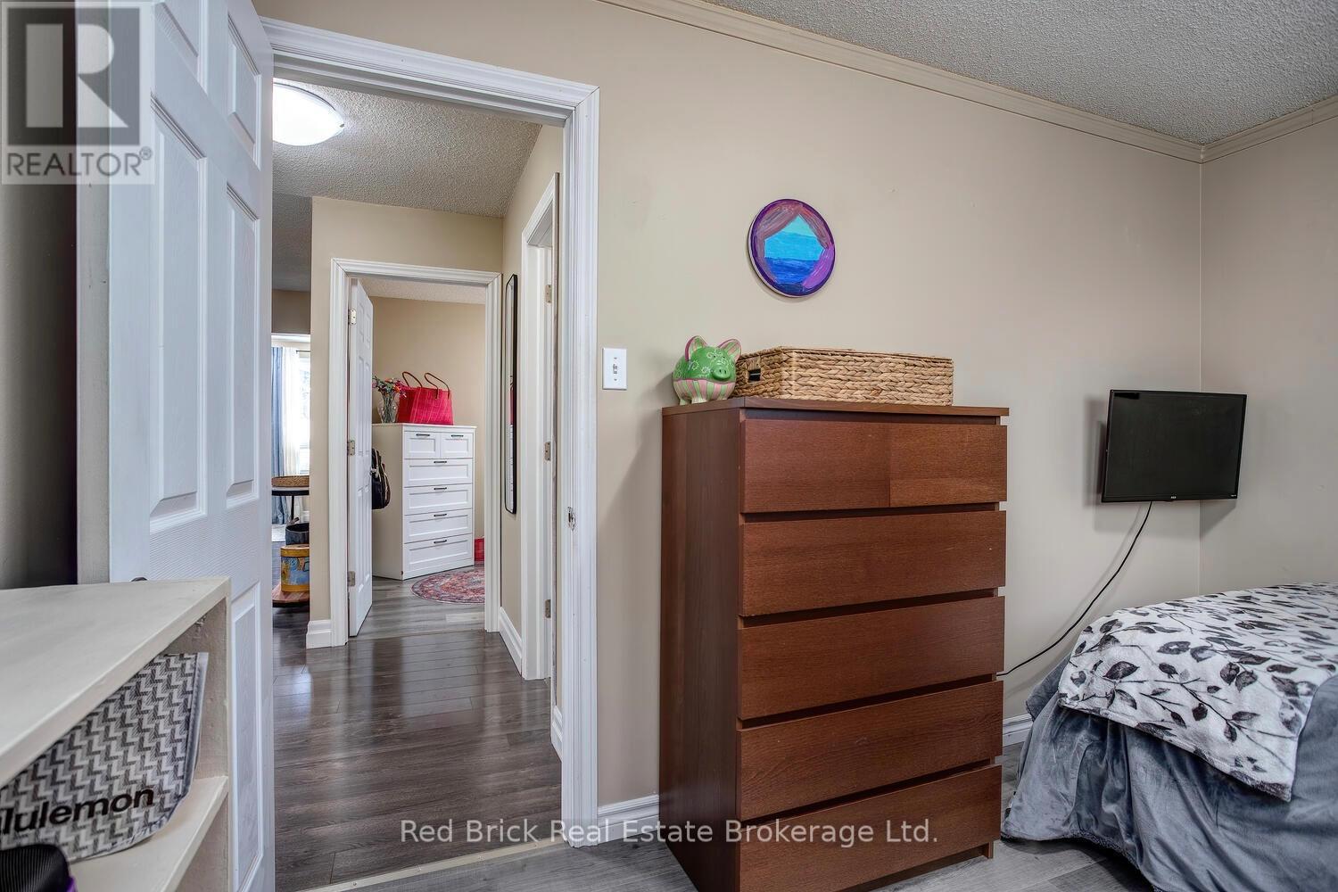 235 Wellington Street, Centre Wellington, Ontario  N1M 3E1 - Photo 21 - X12736264