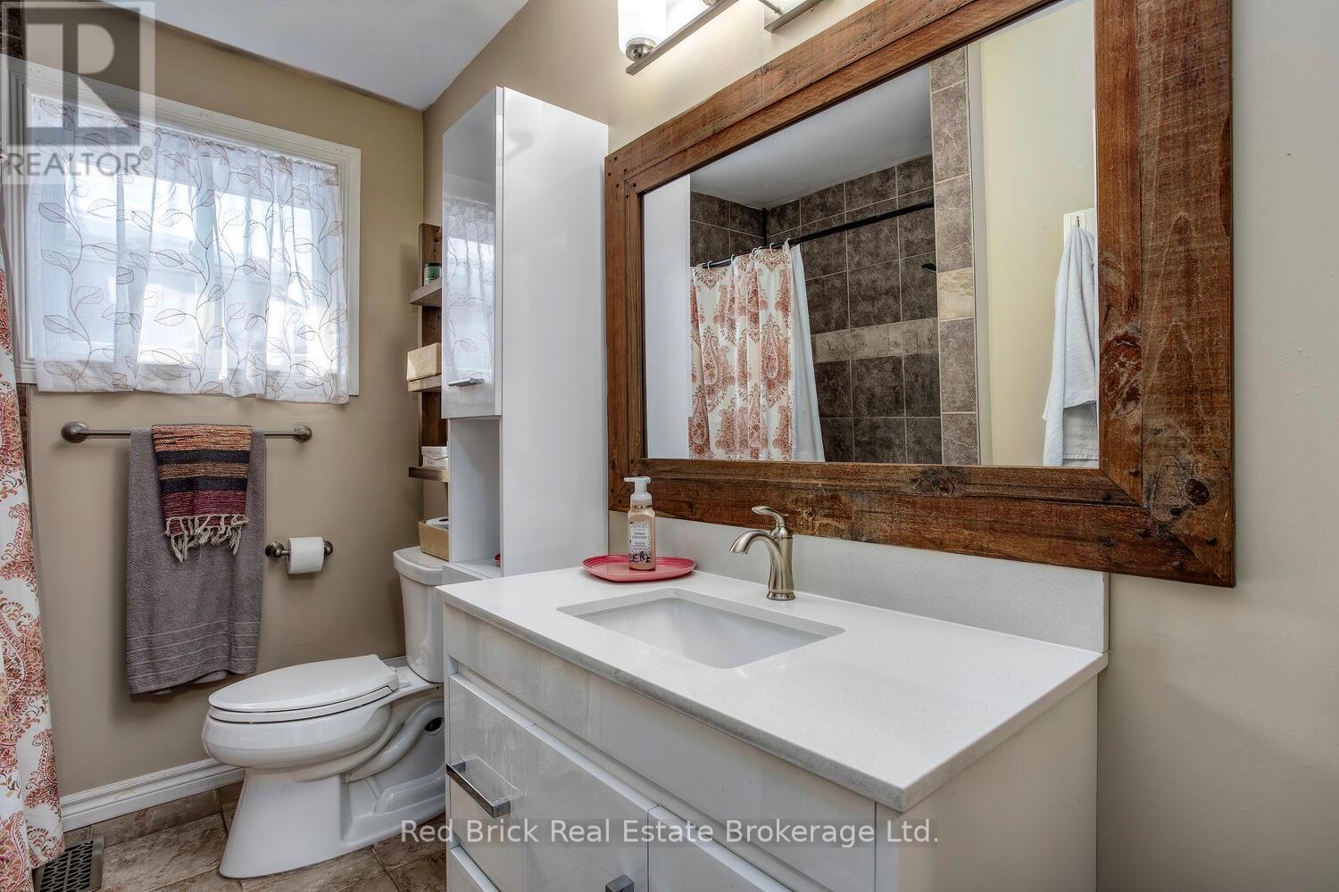 235 Wellington Street, Centre Wellington, Ontario  N1M 3E1 - Photo 23 - X12736264