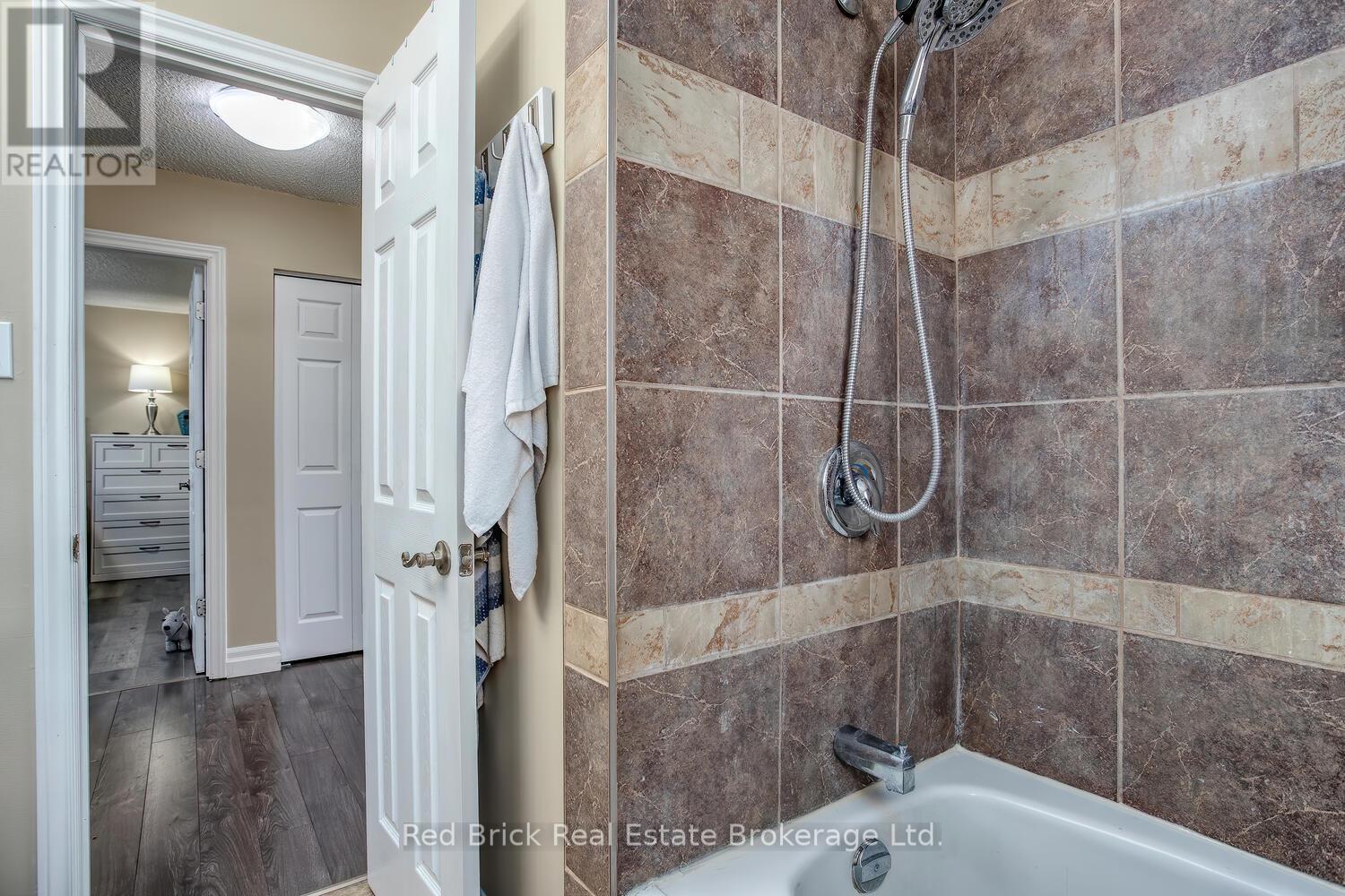 235 Wellington Street, Centre Wellington, Ontario  N1M 3E1 - Photo 24 - X12736264