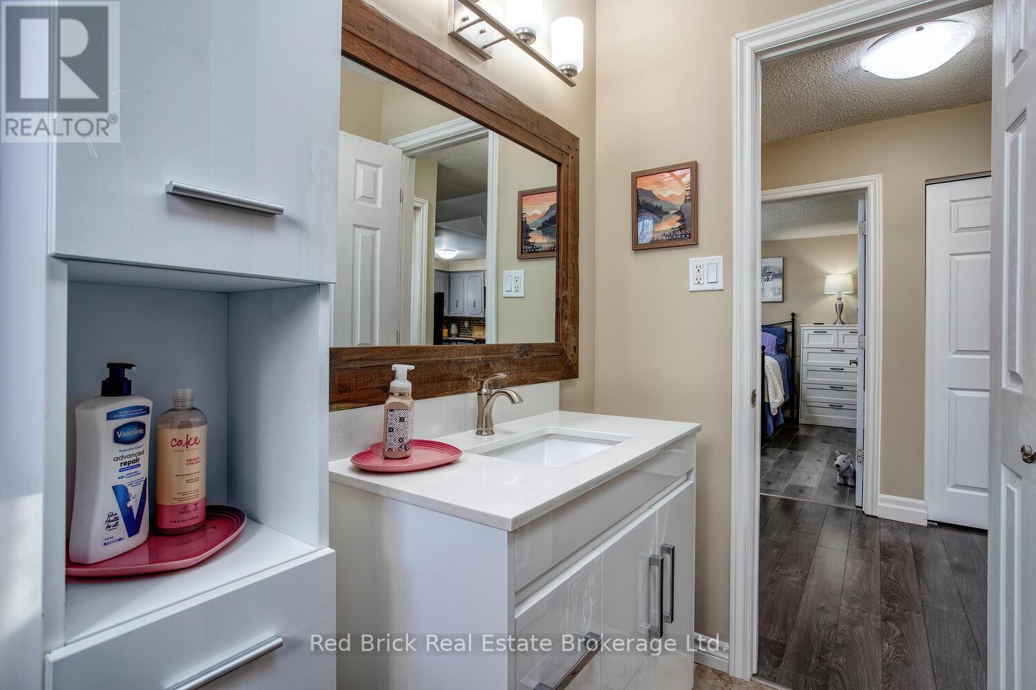 235 Wellington Street, Centre Wellington, Ontario  N1M 3E1 - Photo 25 - X12736264