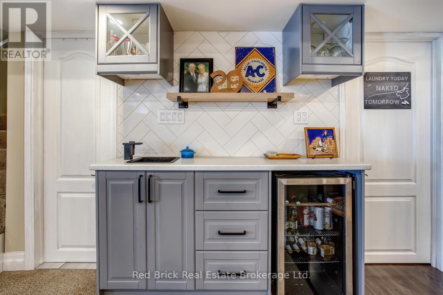 235 Wellington Street, Centre Wellington, Ontario  N1M 3E1 - Photo 37 - X12736264