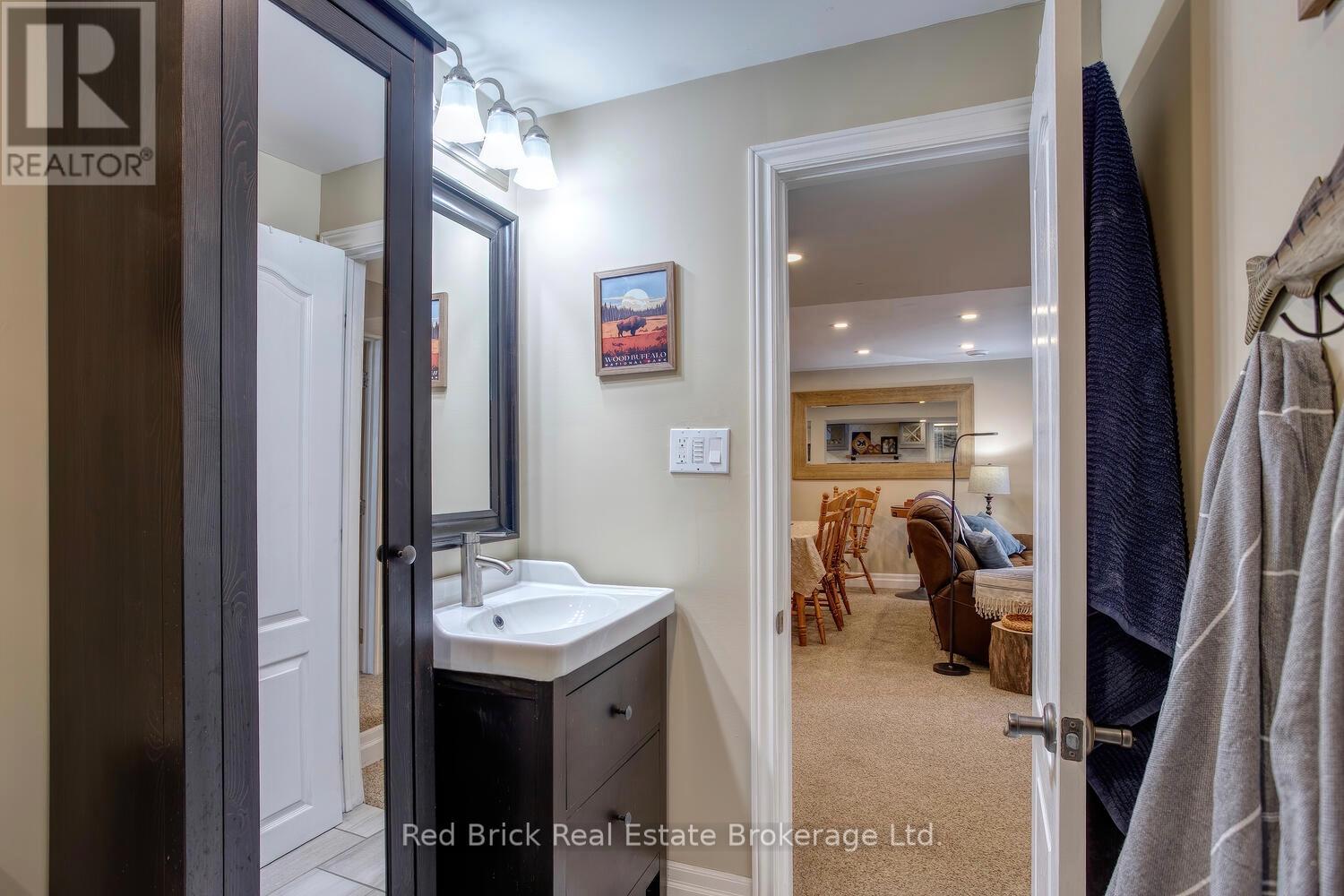 235 Wellington Street, Centre Wellington, Ontario  N1M 3E1 - Photo 42 - X12736264