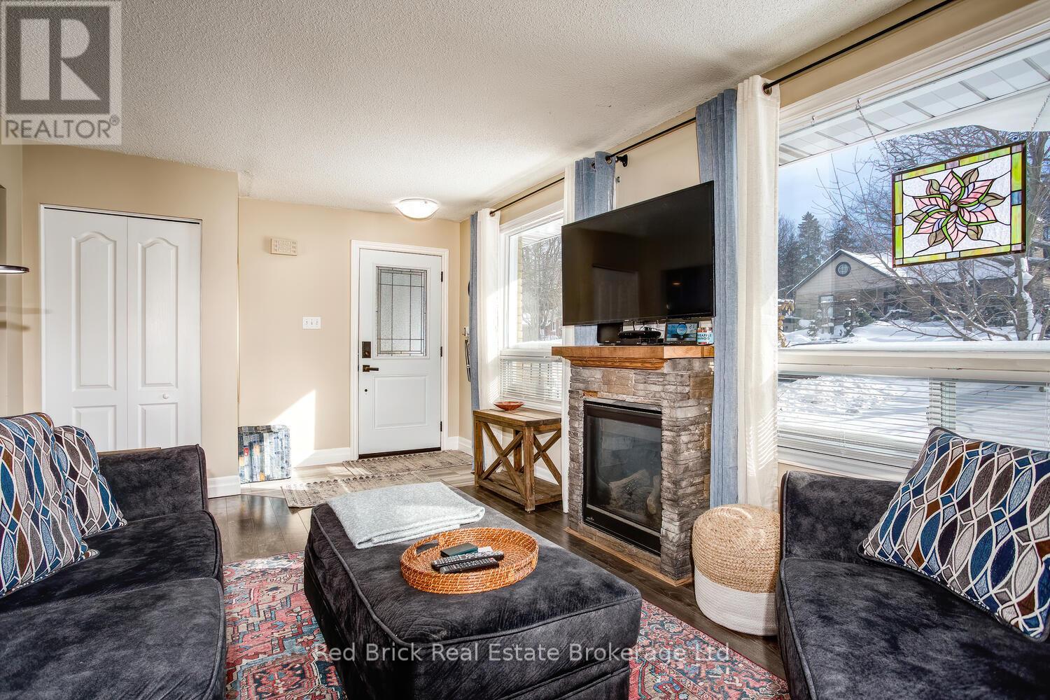 235 Wellington Street, Centre Wellington, Ontario  N1M 3E1 - Photo 9 - X12736264