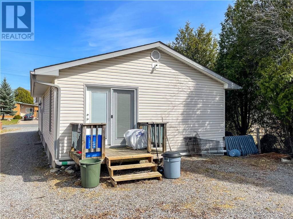 17 Clairmont Street, Sudbury, Ontario  P3B 3S4 - Photo 4 - 2126253