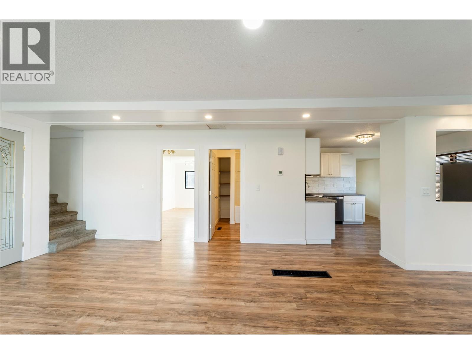 230 FAIRVIEW Avenue Kamloops Photo 7