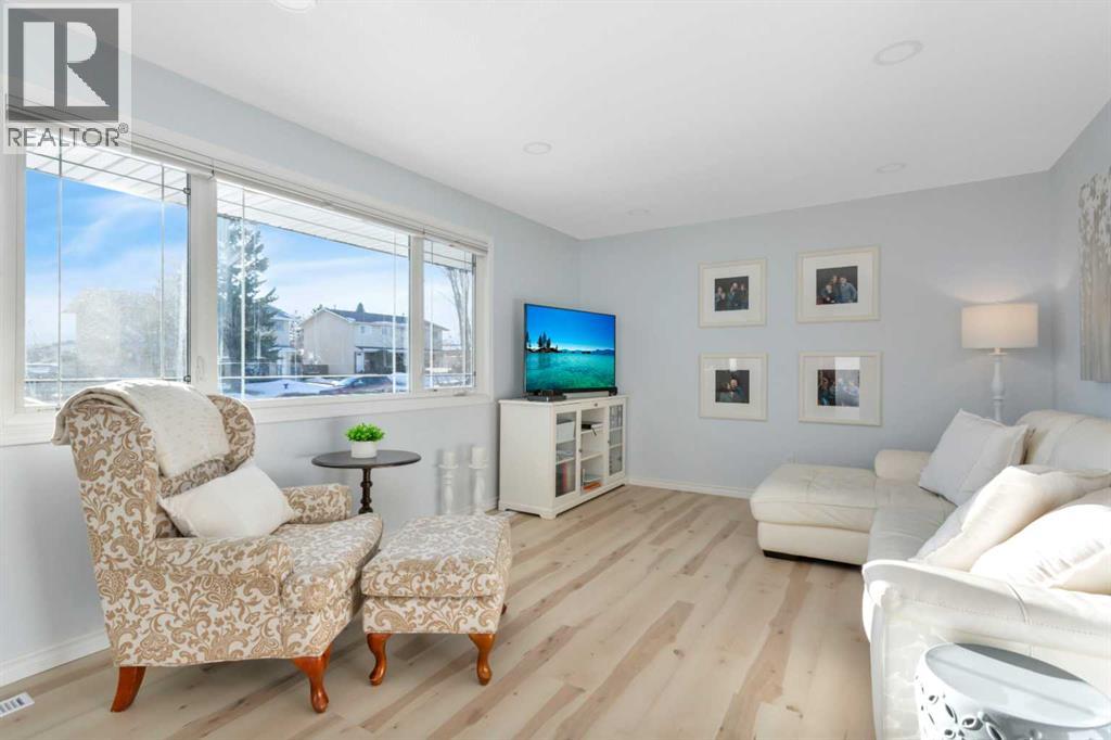 30 Wishart Street, Red Deer, Alberta  T4N 5W3 - Photo 3 - A2280705