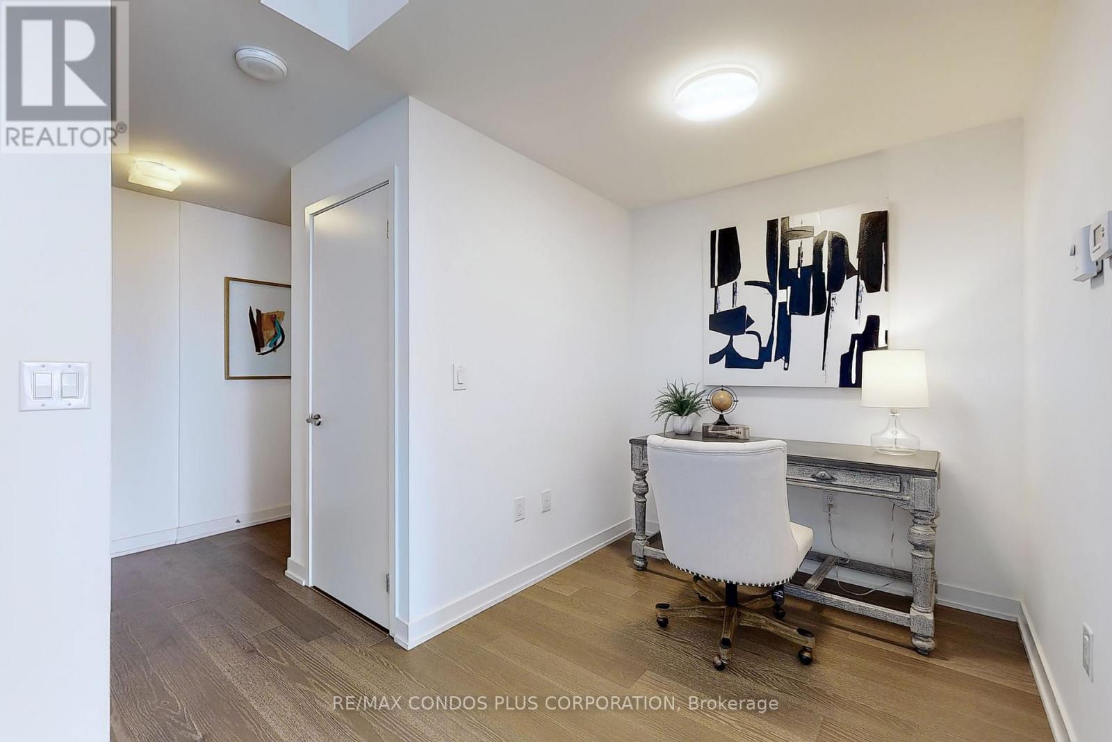 5406 - 11 Wellesley Street W, Toronto, Ontario  M4Y 0G4 - Photo 21 - C12701240