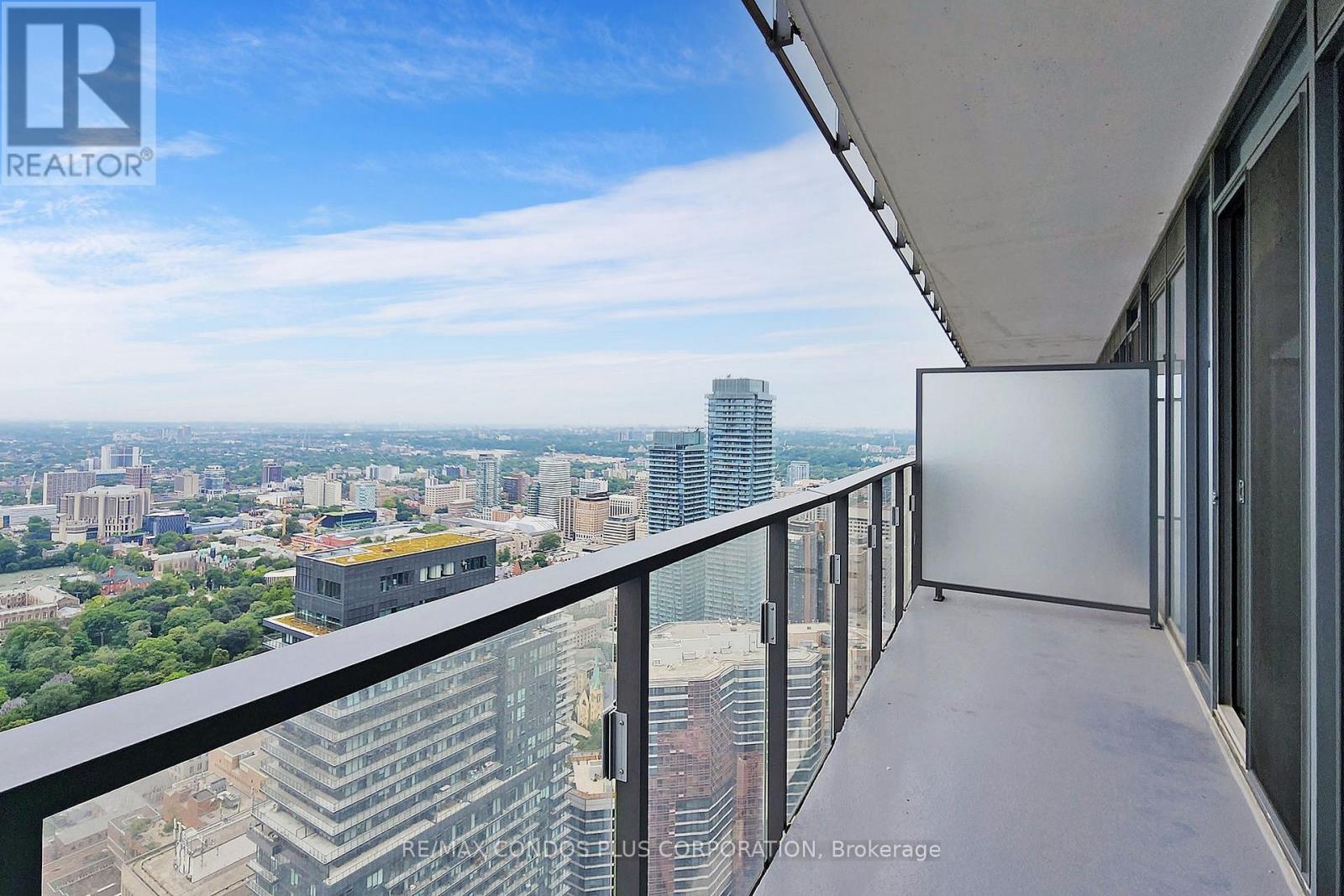 5406 - 11 Wellesley Street W, Toronto, Ontario  M4Y 0G4 - Photo 3 - C12701240