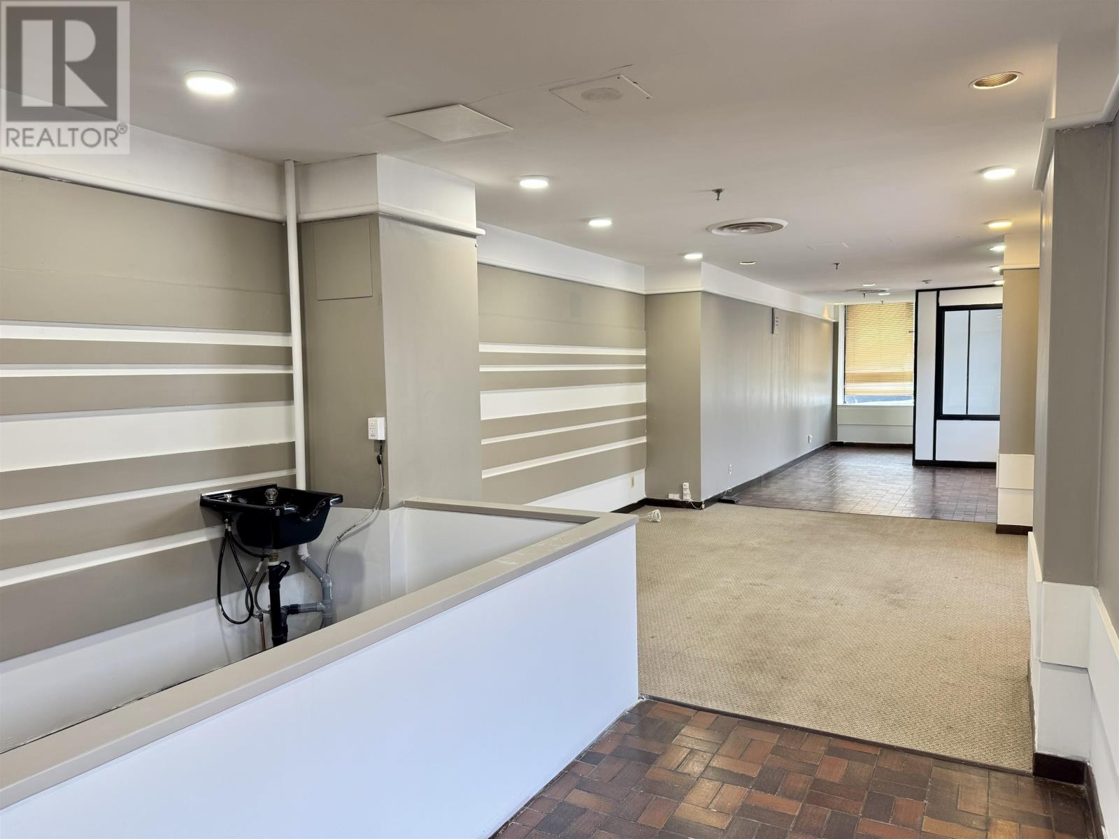 17 Cumberland St, Thunder Bay, Ontario  P7A 4K8 - Photo 2 - TB2600136