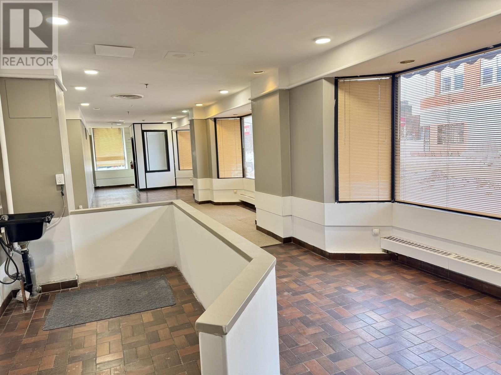 17 Cumberland St, Thunder Bay, Ontario  P7A 4K8 - Photo 3 - TB2600136