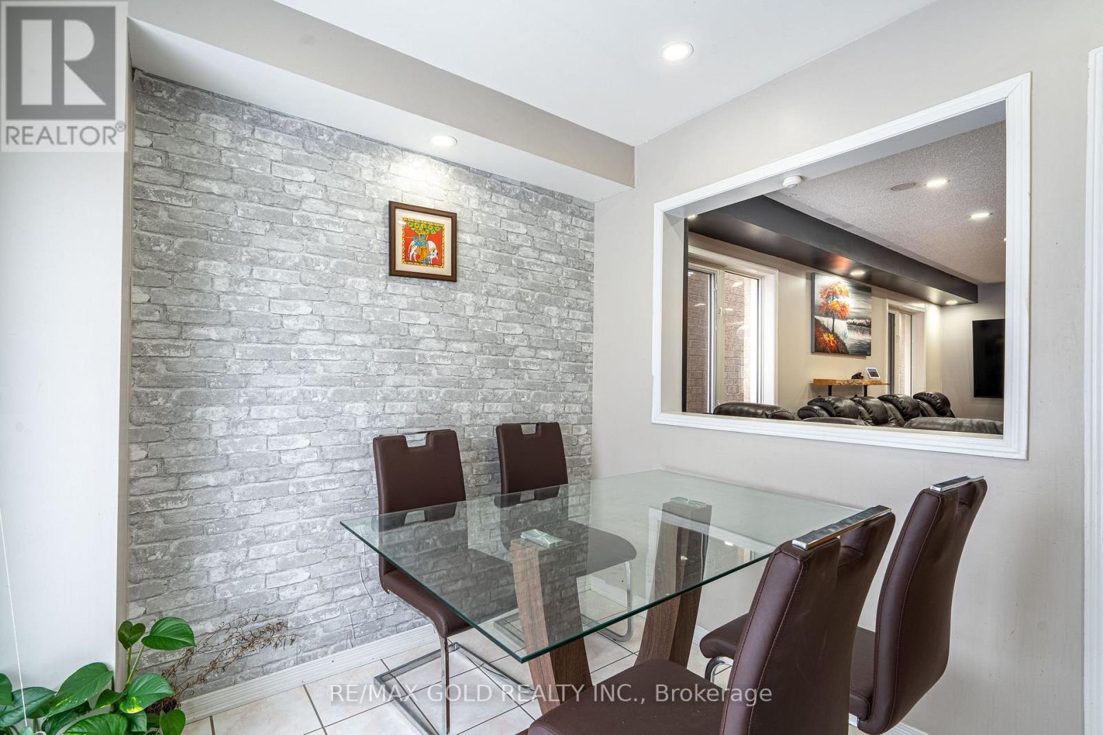 28 Earth Star Trail, Brampton, Ontario  L6R 2P3 - Photo 14 - W12733548