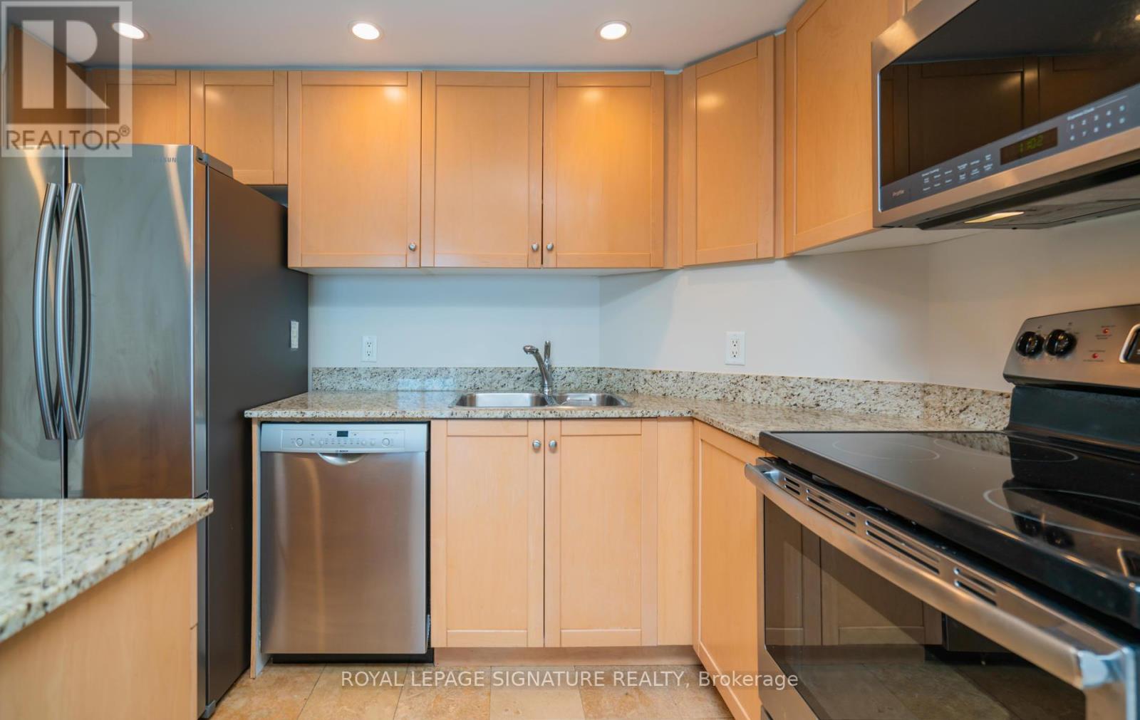 1103 - 208 Queens Quay W, Toronto, Ontario  M5J 2Y5 - Photo 10 - C12736268