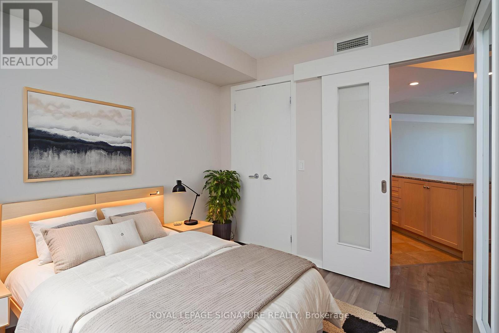 1103 - 208 Queens Quay W, Toronto, Ontario  M5J 2Y5 - Photo 20 - C12736268