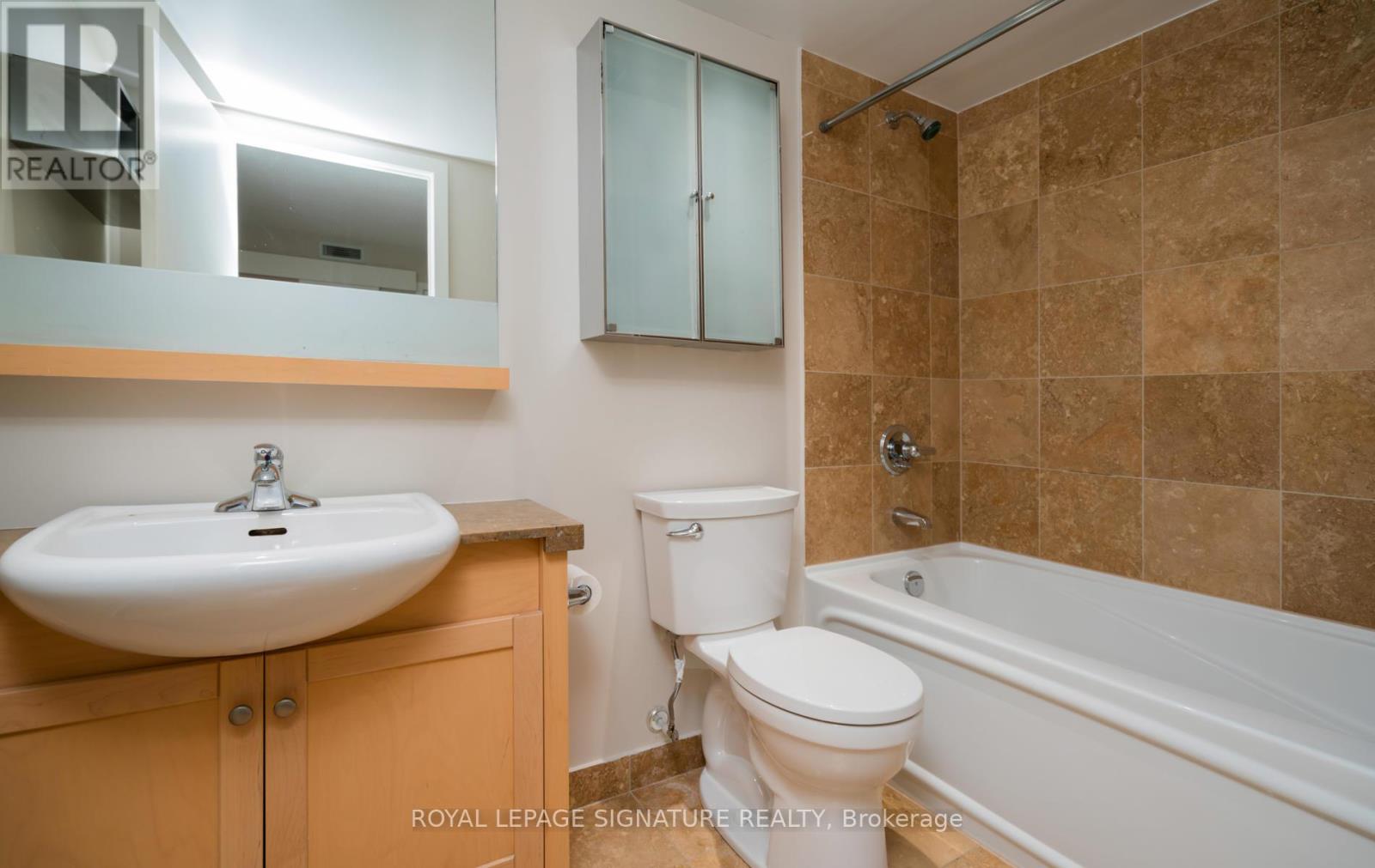 1103 - 208 Queens Quay W, Toronto, Ontario  M5J 2Y5 - Photo 25 - C12736268