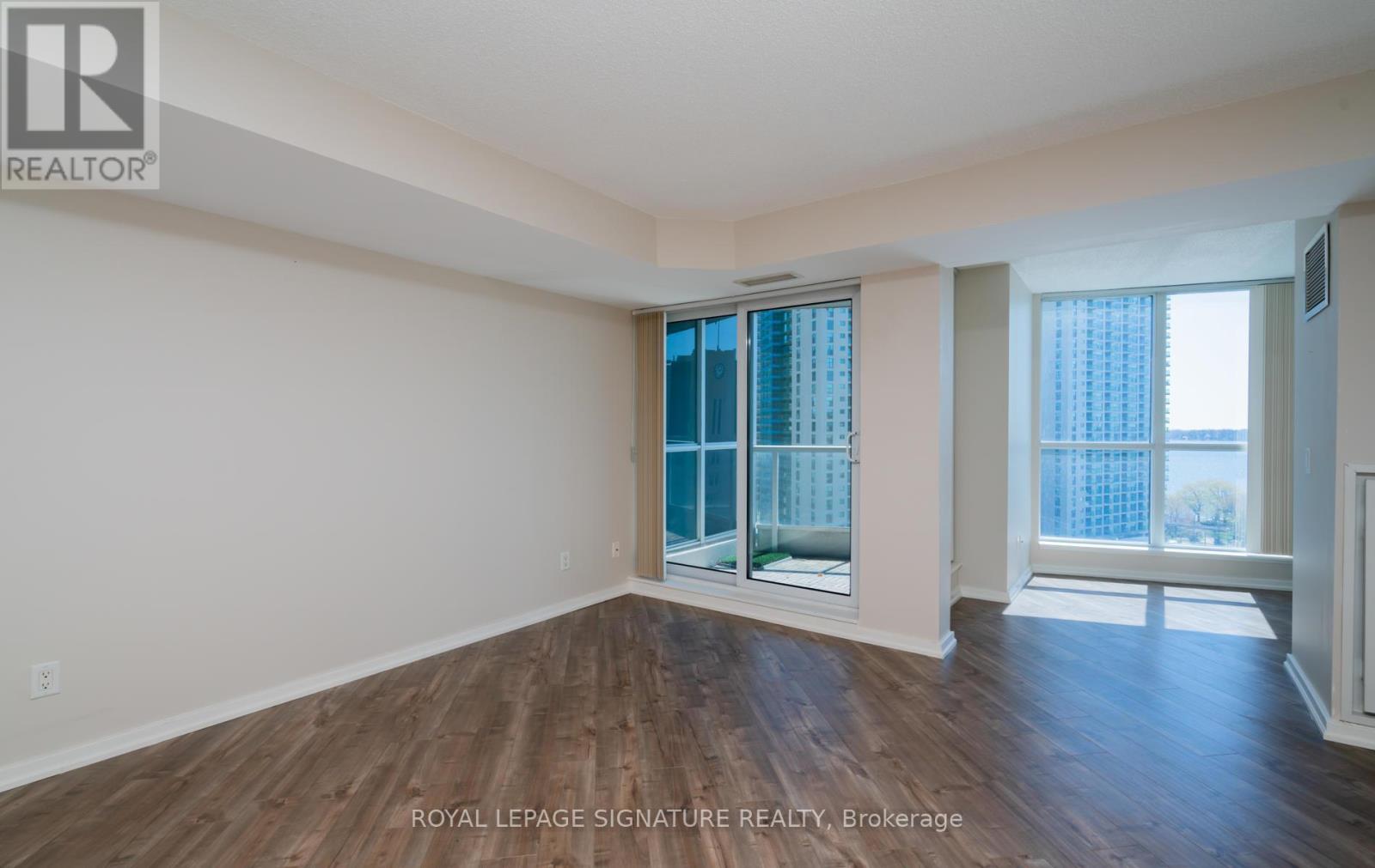 1103 - 208 Queens Quay W, Toronto, Ontario  M5J 2Y5 - Photo 3 - C12736268