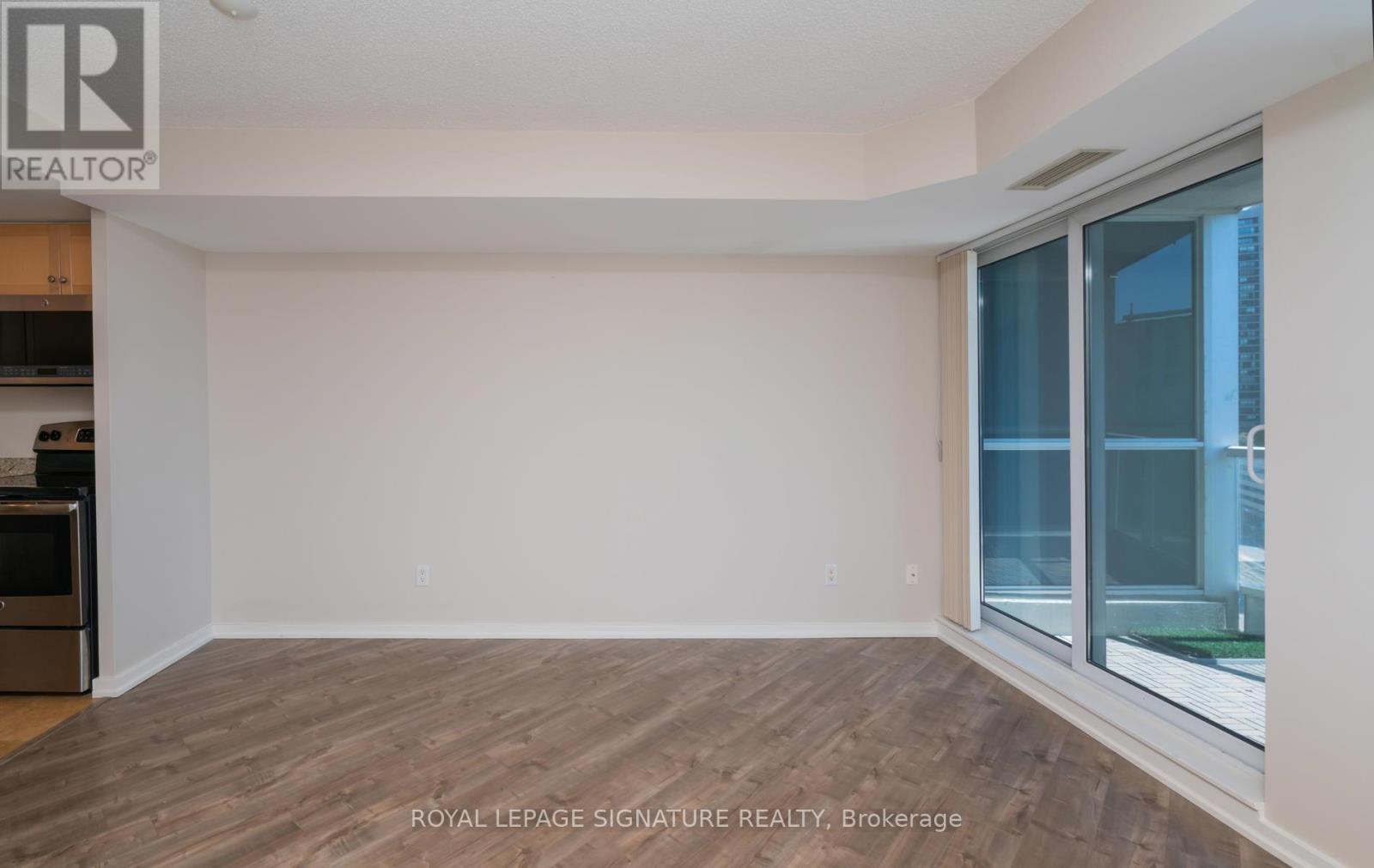 1103 - 208 Queens Quay W, Toronto, Ontario  M5J 2Y5 - Photo 4 - C12736268