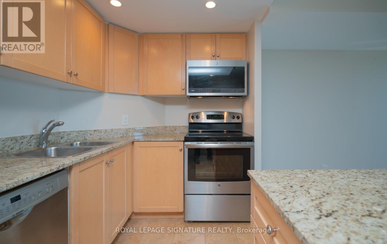 1103 - 208 Queens Quay W, Toronto, Ontario  M5J 2Y5 - Photo 9 - C12736268