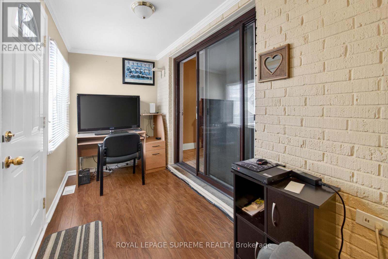 93 Marchmount Road, Toronto, Ontario  M6G 2B2 - Photo 18 - C12736274