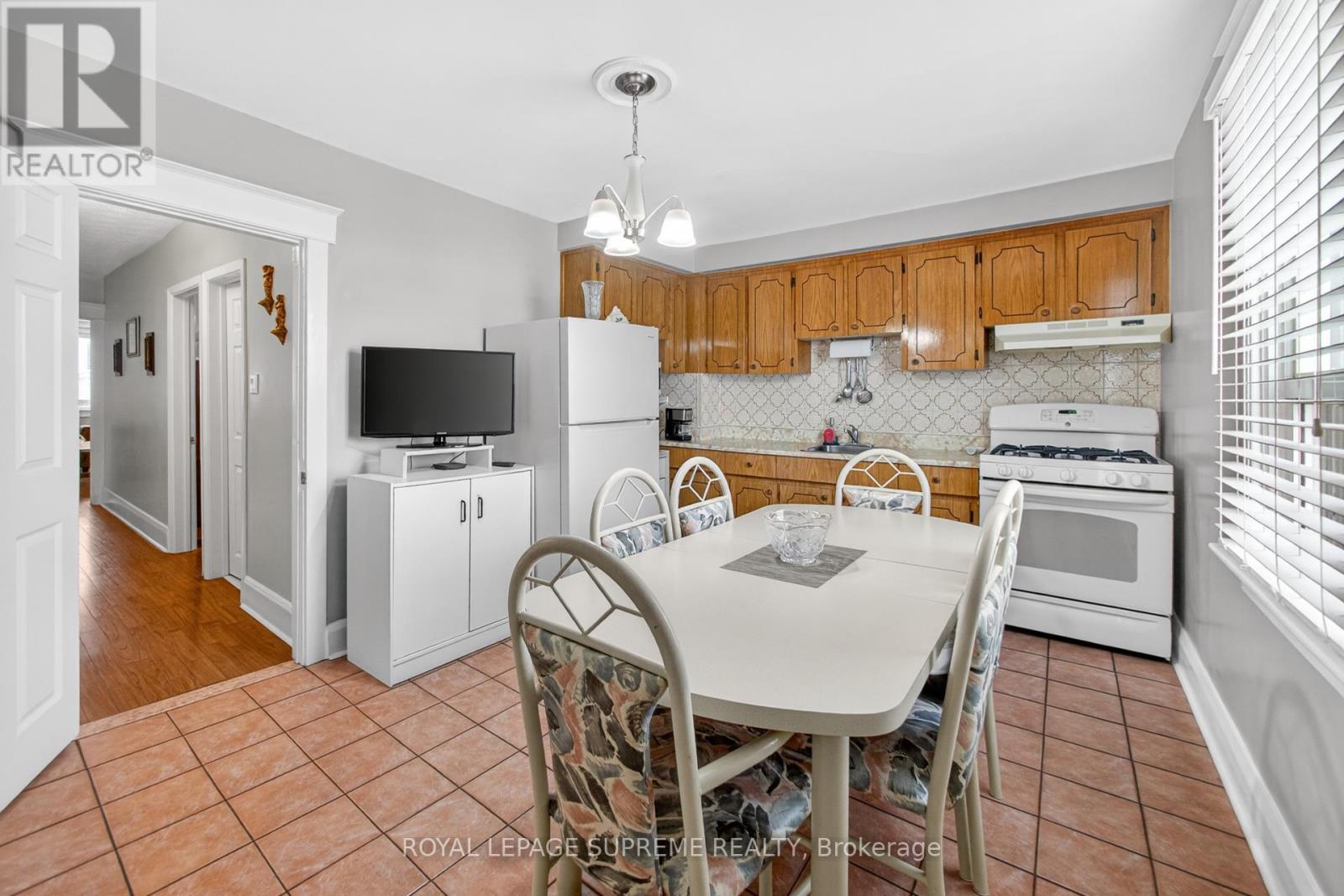 93 Marchmount Road, Toronto, Ontario  M6G 2B2 - Photo 35 - C12736274