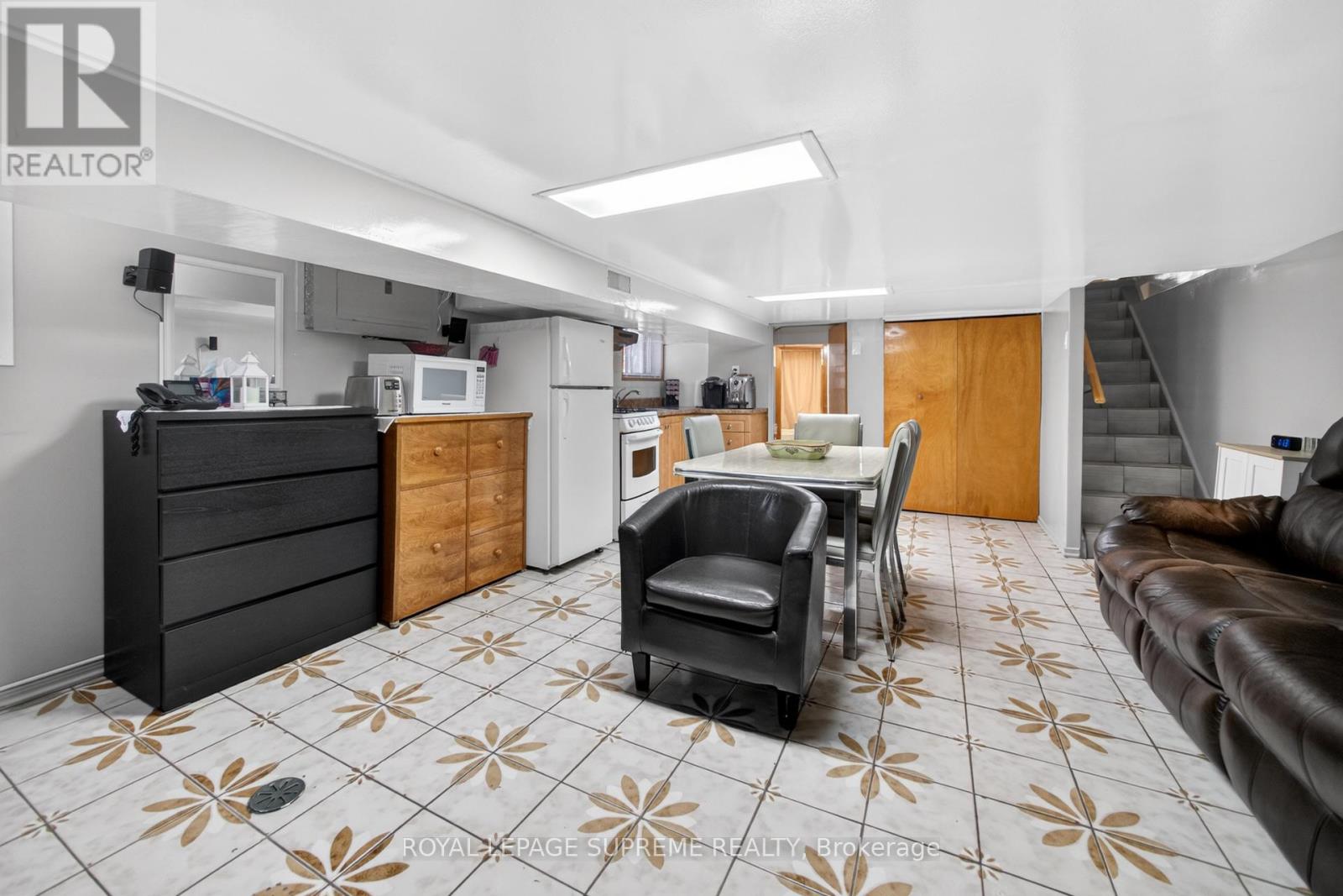 93 Marchmount Road, Toronto, Ontario  M6G 2B2 - Photo 39 - C12736274