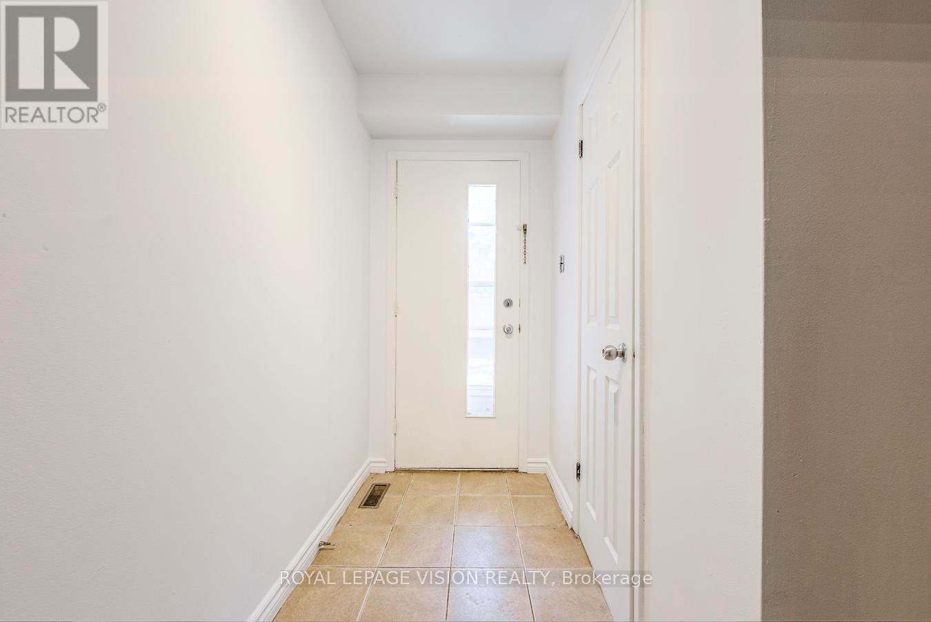 8 - 301 Washburn Way, Toronto, Ontario M1B 1K4 - Photo 5 - E12736248