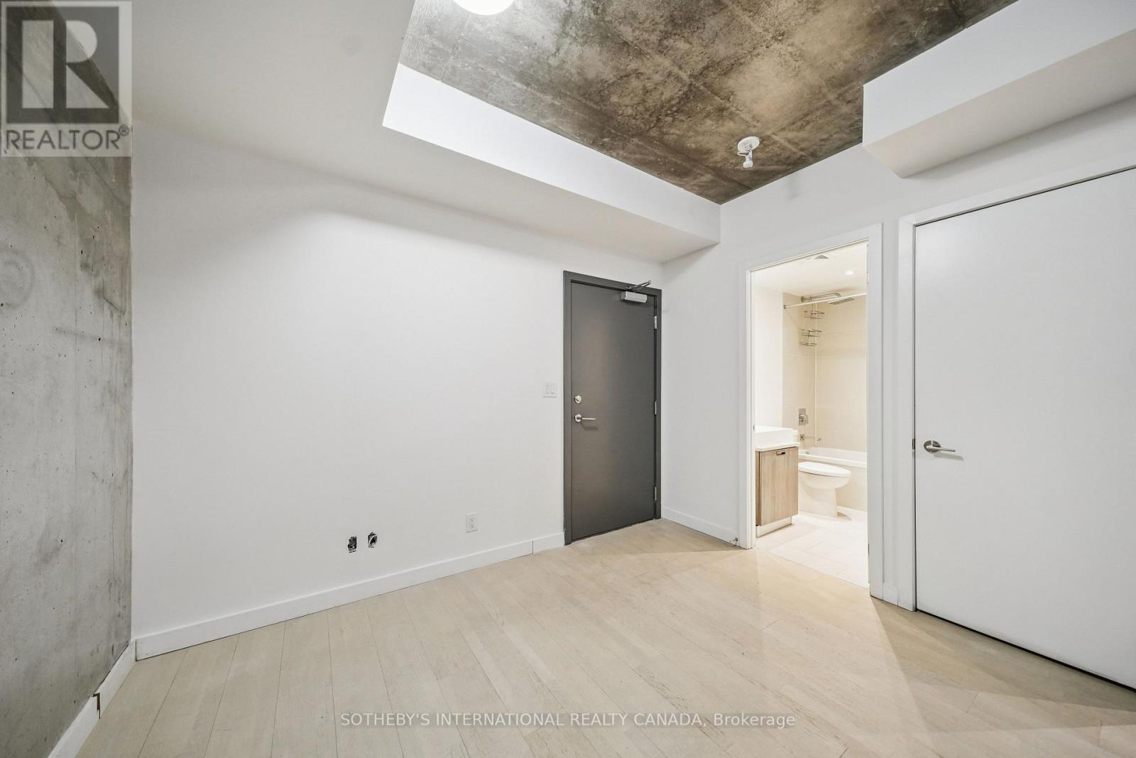 204 - 246 Logan Avenue, Toronto, Ontario  M4M 0E9 - Photo 10 - E12736282