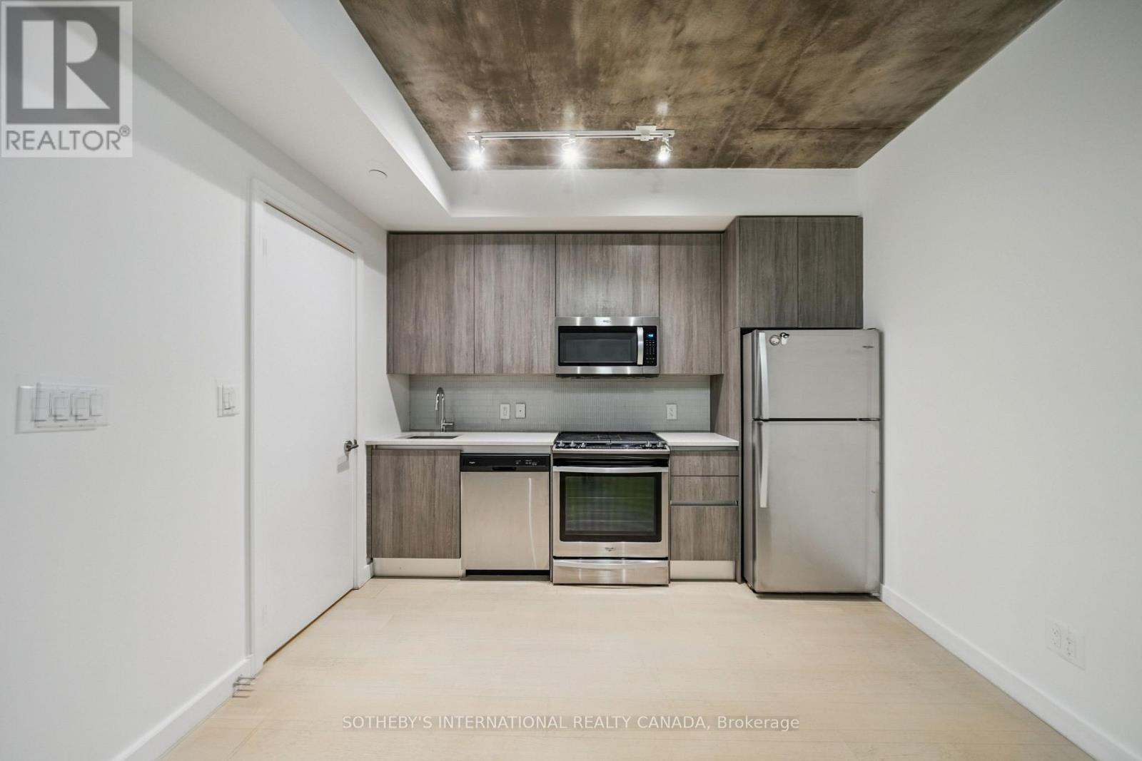 204 - 246 Logan Avenue, Toronto, Ontario  M4M 0E9 - Photo 13 - E12736282