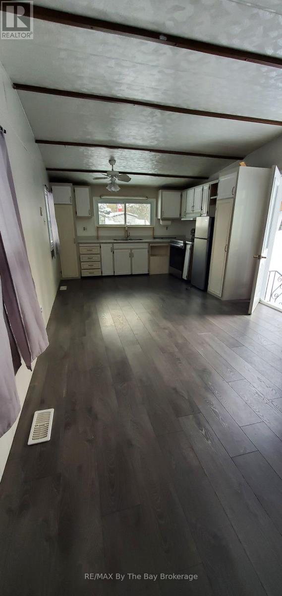 17 Cedar Grove Parkway, Wasaga Beach, Ontario L9Z 1T4 - Photo 2 - S12710714