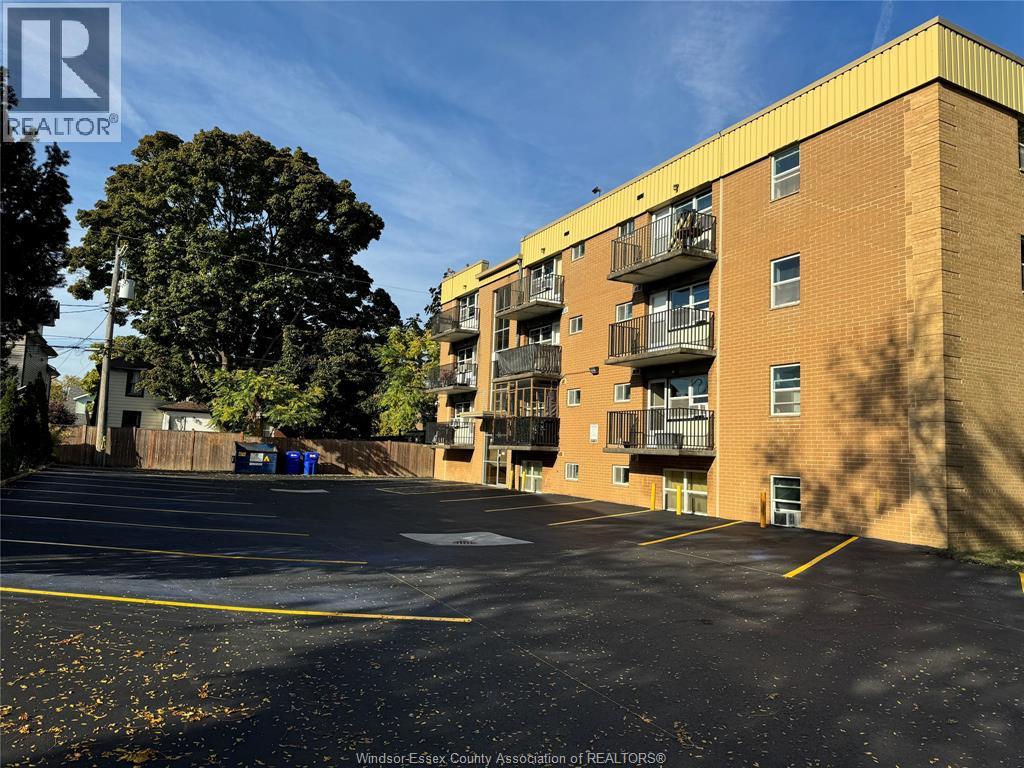 MLS# 26002096: 2035 UNIVERSITY AVENUE West Unit# 307, Windsor, Canada