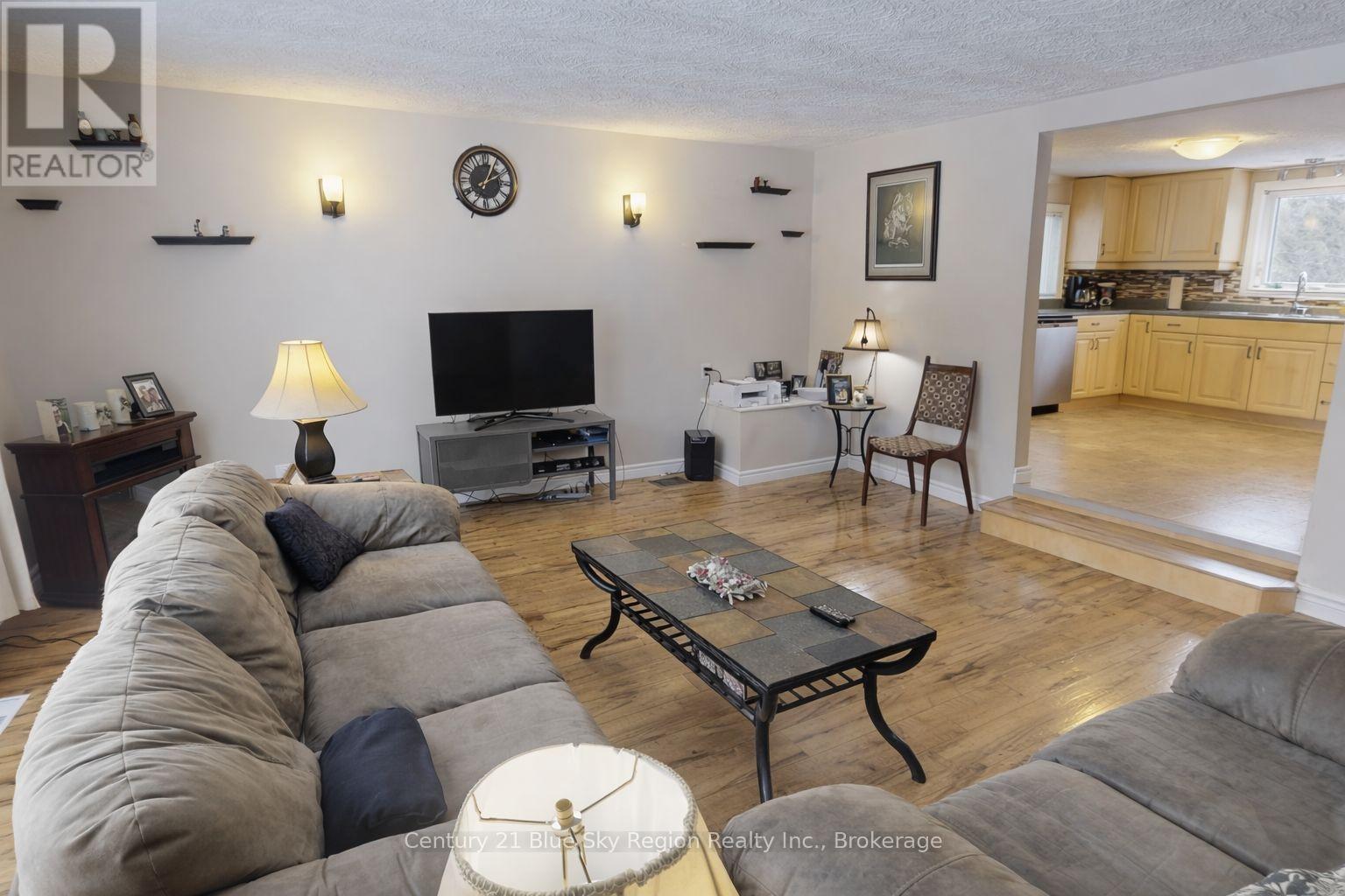 36 Nichols Street, Callander, Ontario  P0H 1H0 - Photo 11 - X12728692