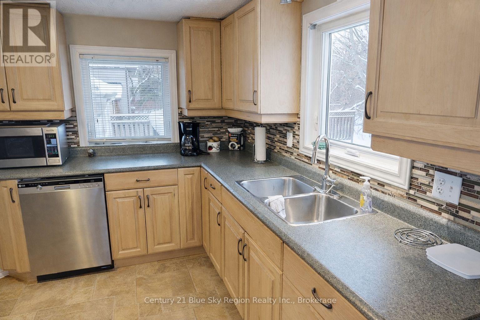 36 Nichols Street, Callander, Ontario  P0H 1H0 - Photo 9 - X12728692