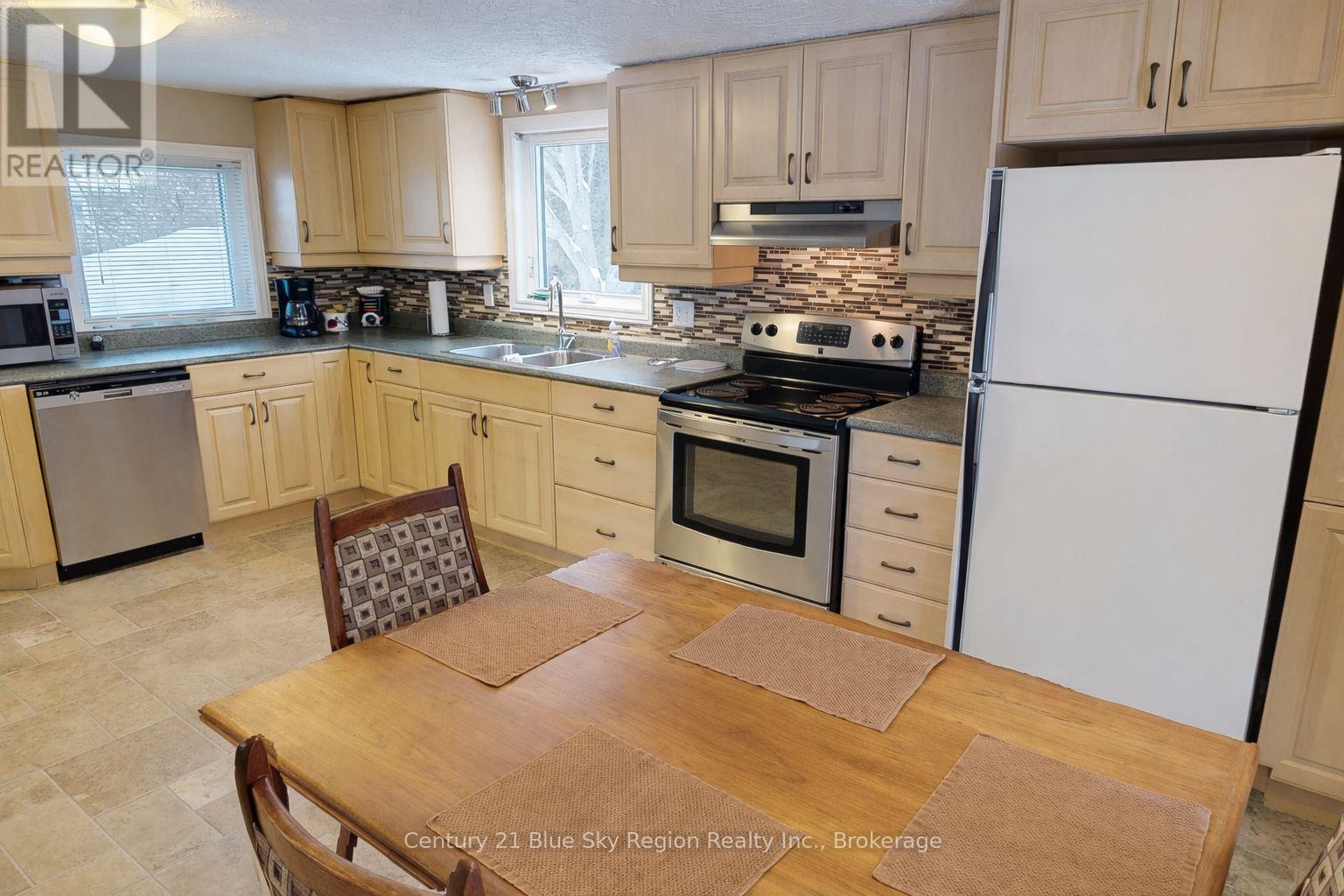 36 Nichols Street, Callander, Ontario  P0H 1H0 - Photo 7 - X12728692