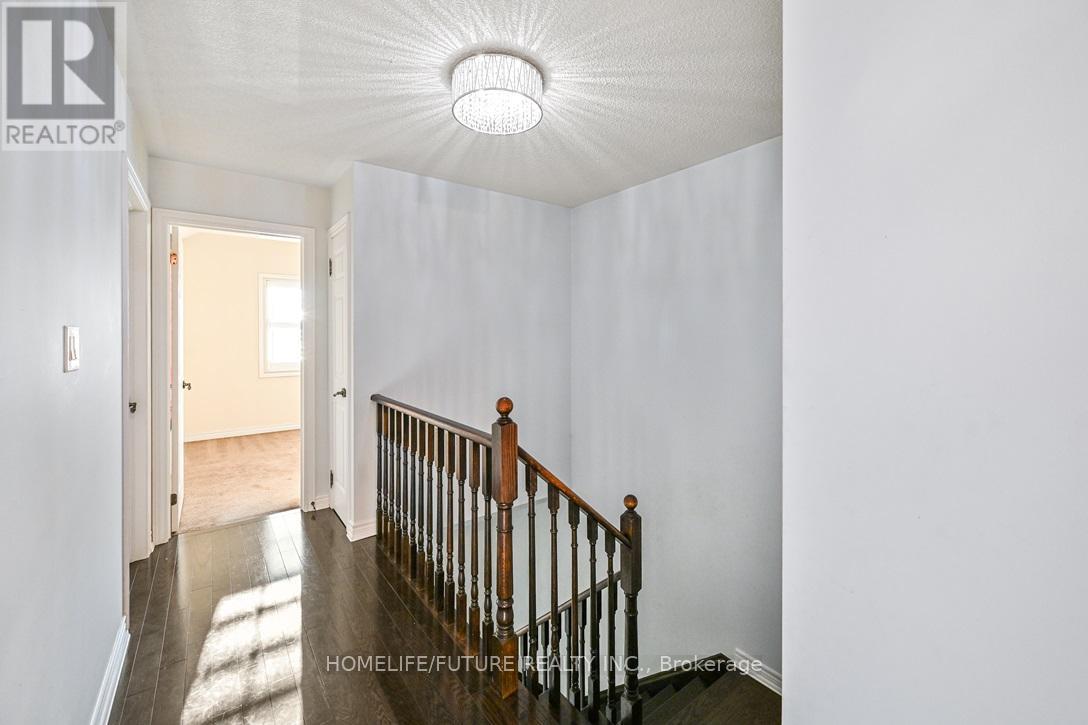 39 Naylor Drive, Bradford West Gwillimbury, Ontario  L3Z 0K1 - Photo 13 - N12736272