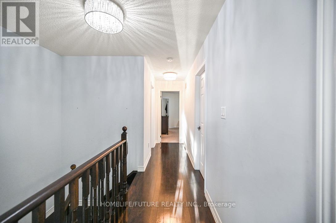 39 Naylor Drive, Bradford West Gwillimbury, Ontario  L3Z 0K1 - Photo 14 - N12736272