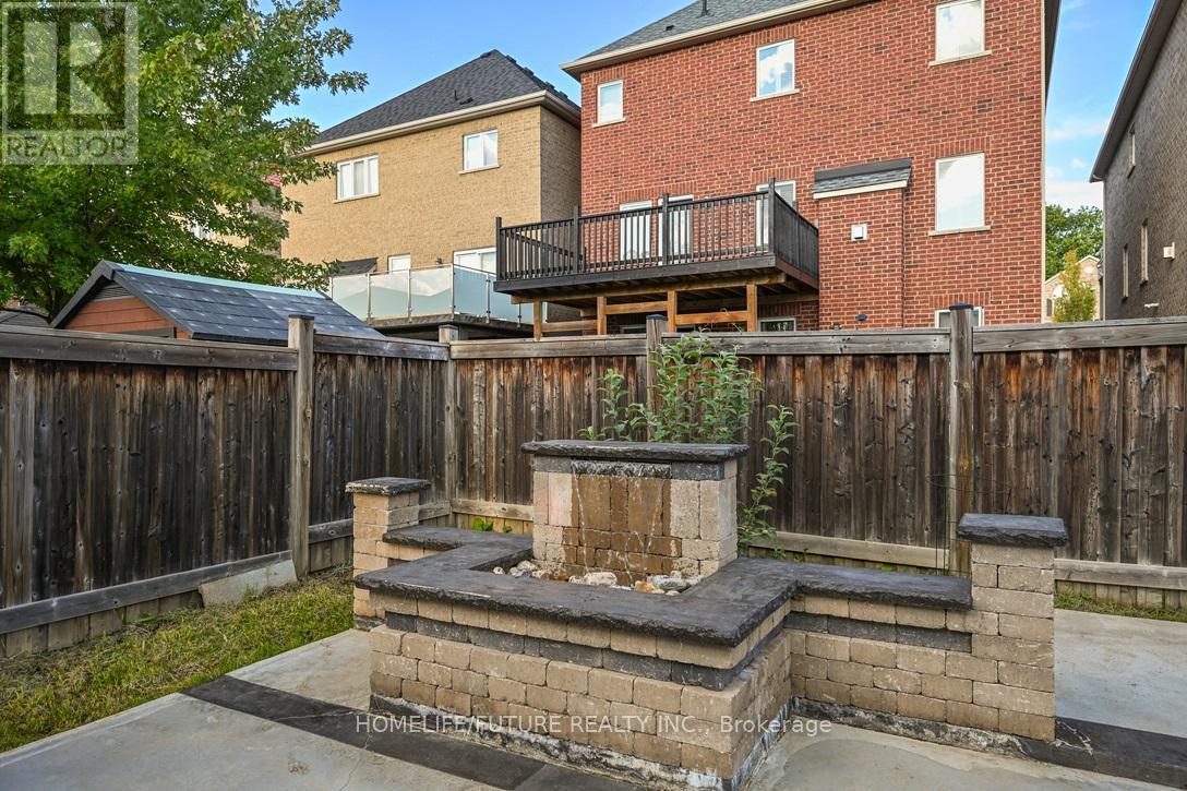 39 Naylor Drive, Bradford West Gwillimbury, Ontario  L3Z 0K1 - Photo 26 - N12736272