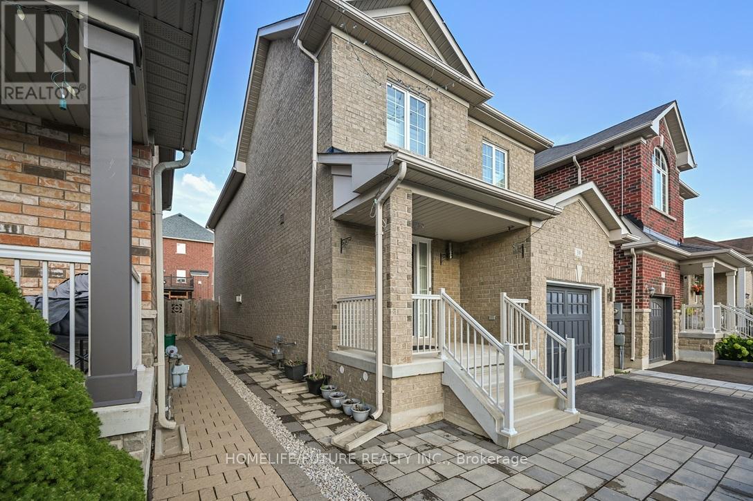 39 Naylor Drive, Bradford West Gwillimbury, Ontario  L3Z 0K1 - Photo 3 - N12736272