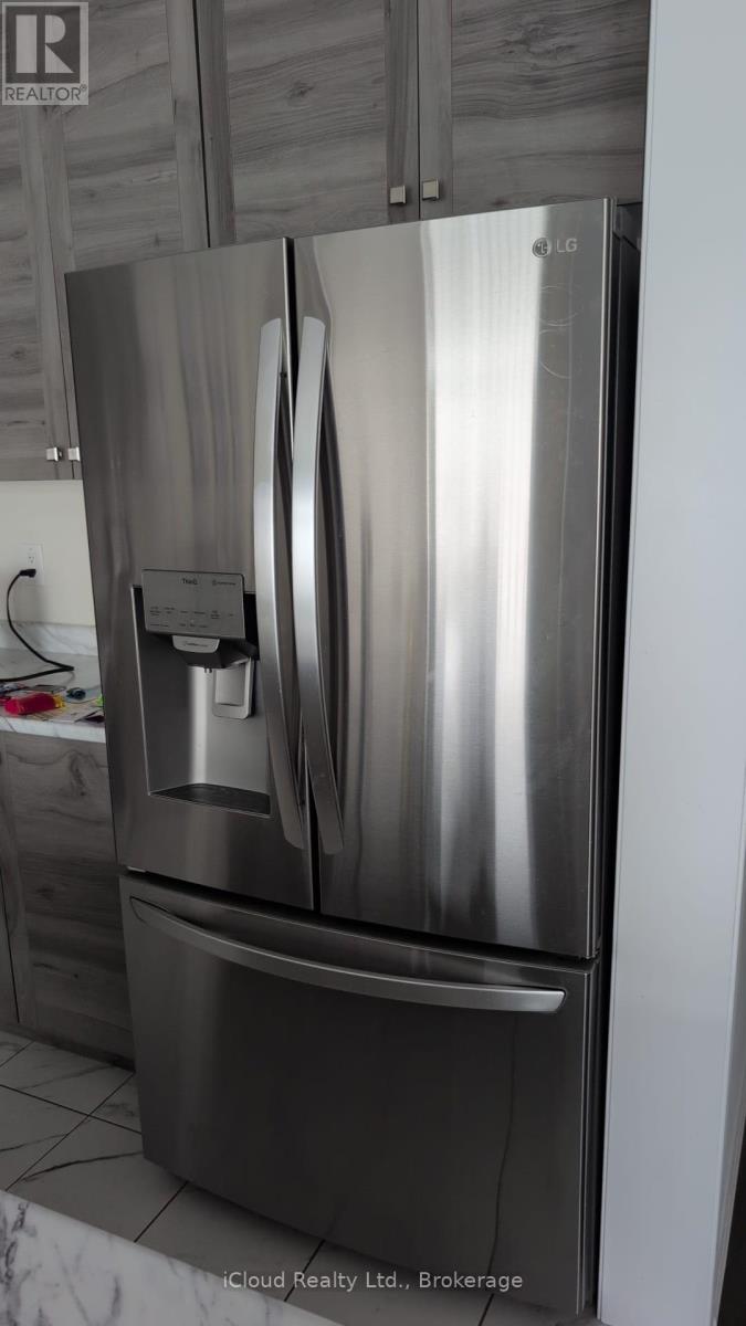 8 Toffee Trail, Hamilton, Ontario  L8J 0M2 - Photo 10 - X12729728