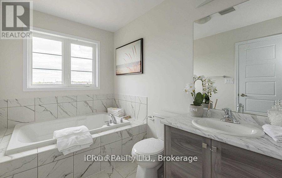 8 Toffee Trail, Hamilton, Ontario  L8J 0M2 - Photo 17 - X12729728