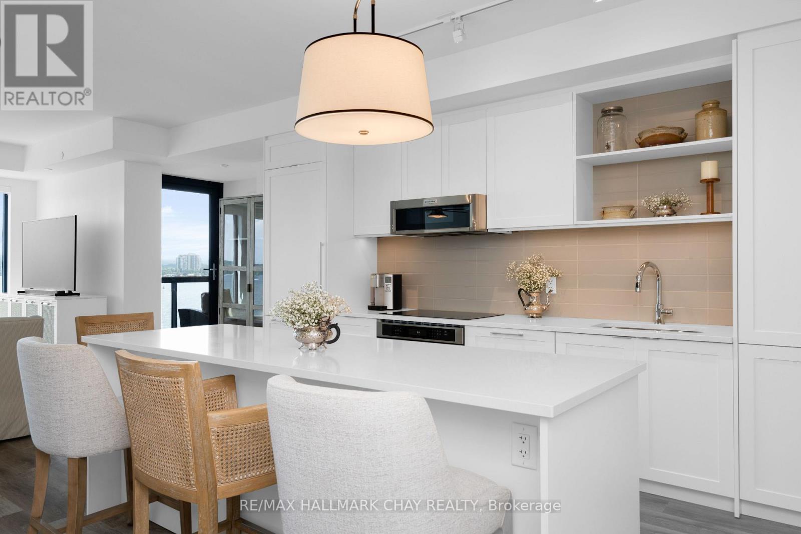 302 - 185 Dunlop Street E, Barrie (City Centre), Ontario L4M 0L7 - Photo 4 - S12736214