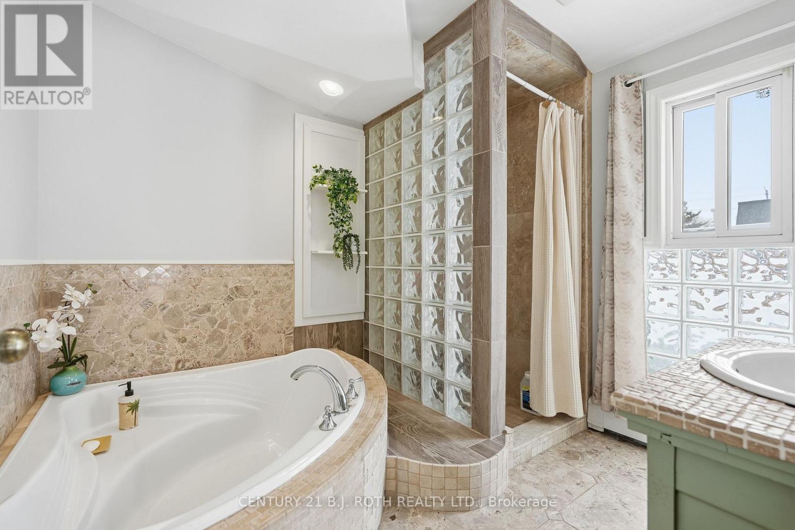 116 Burton Avenue, Barrie, Ontario  L4N 2R8 - Photo 31 - S12736220