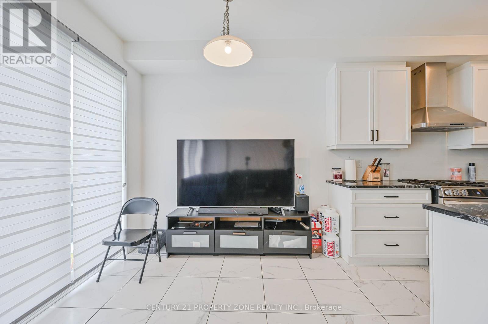 54 Keppel Circle, Brampton, Ontario  L7A 5L1 - Photo 15 - W12736286