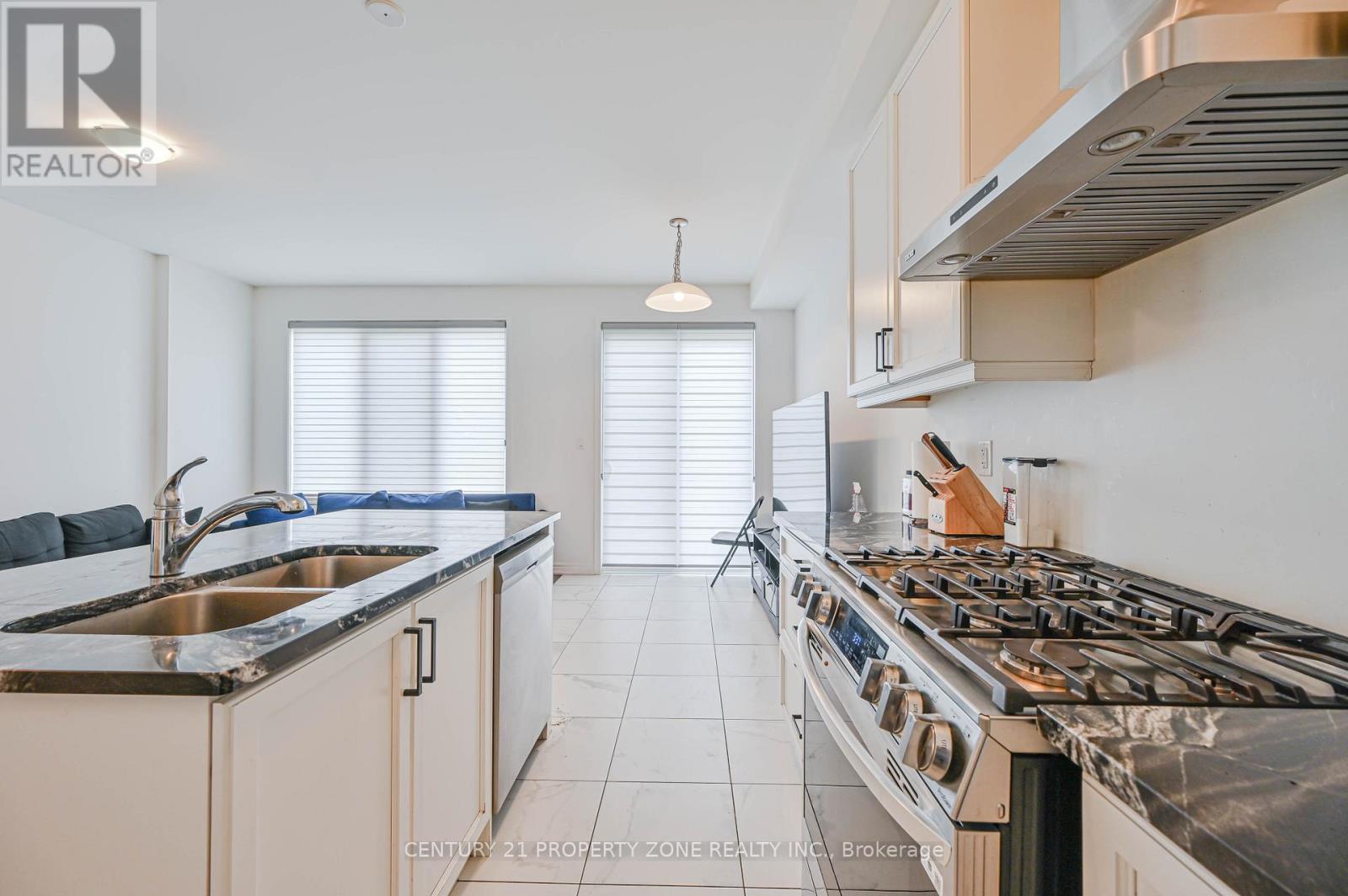 54 Keppel Circle, Brampton, Ontario  L7A 5L1 - Photo 20 - W12736286