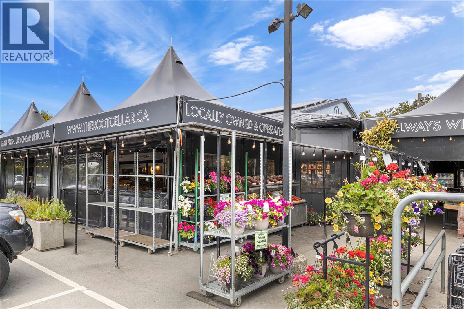 3927 Druce Lane, Saanich, British Columbia  V8P 0A2 - Photo 33 - 1024355