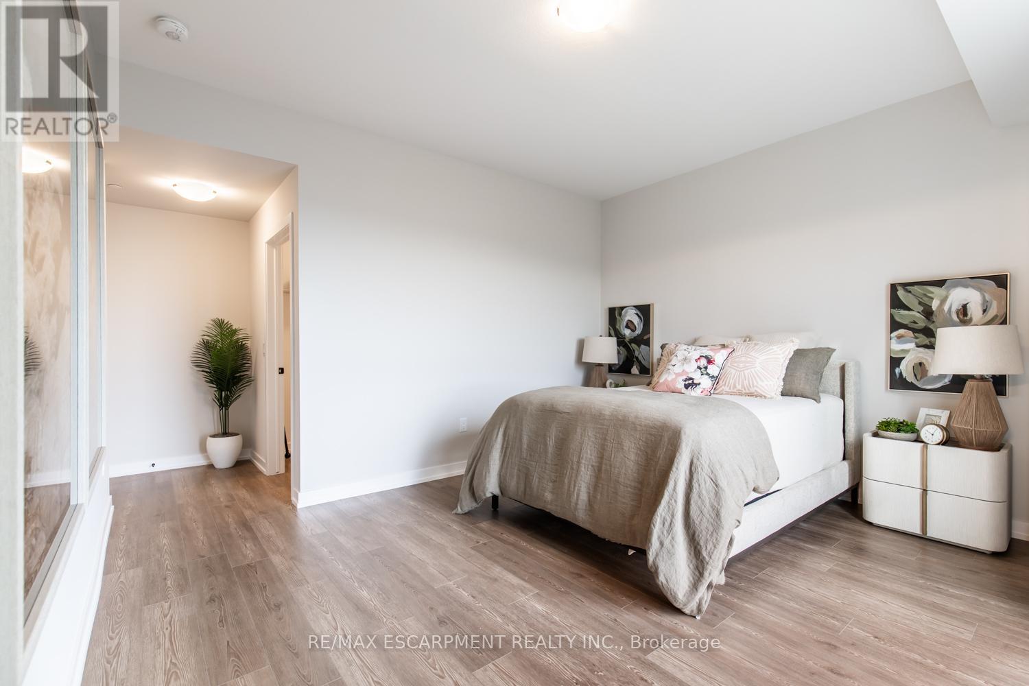 505 - 870 Queenston Road, Hamilton, Ontario  L8G 0B9 - Photo 23 - X12736284