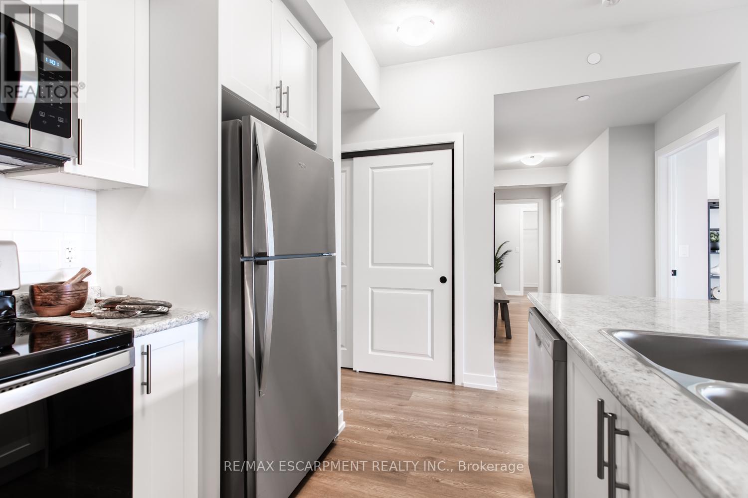 505 - 870 Queenston Road, Hamilton, Ontario  L8G 0B9 - Photo 8 - X12736284