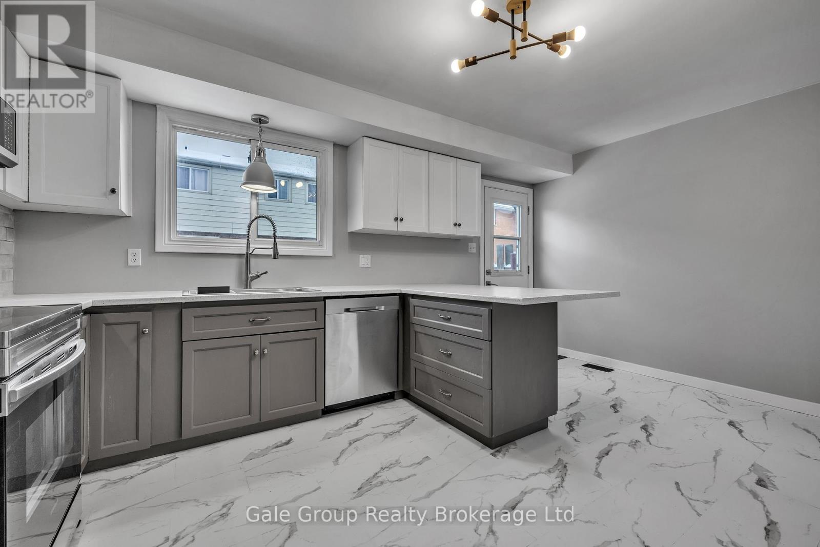 11 - 78 Bee Street, Woodstock, Ontario  N4S 3Z3 - Photo 11 - X12589254