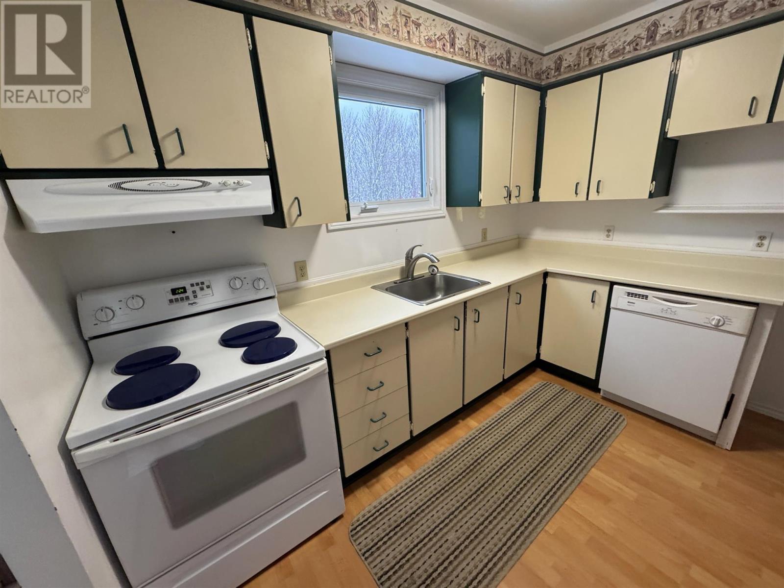 39 Hergott Ave, Elliot Lake, Ontario  P5A 3B1 - Photo 6 - SM260182