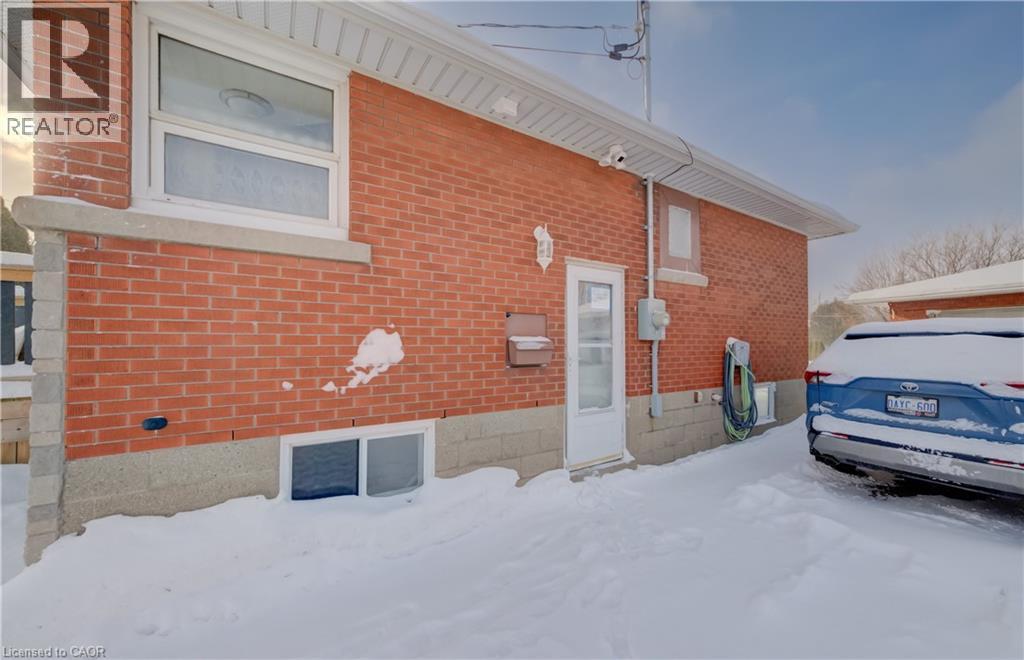 24 Alderney Avenue, Hamilton, Ontario  L9A 2A5 - Photo 2 - 40801425