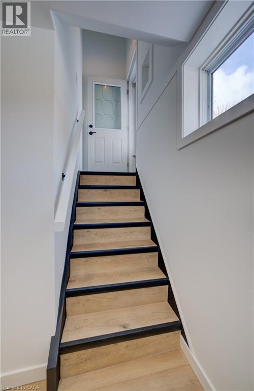 24 Alderney Avenue, Hamilton, Ontario  L9A 2A5 - Photo 5 - 40801425